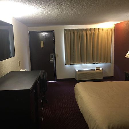 Super 9 Motel Troy Εξωτερικό φωτογραφία
