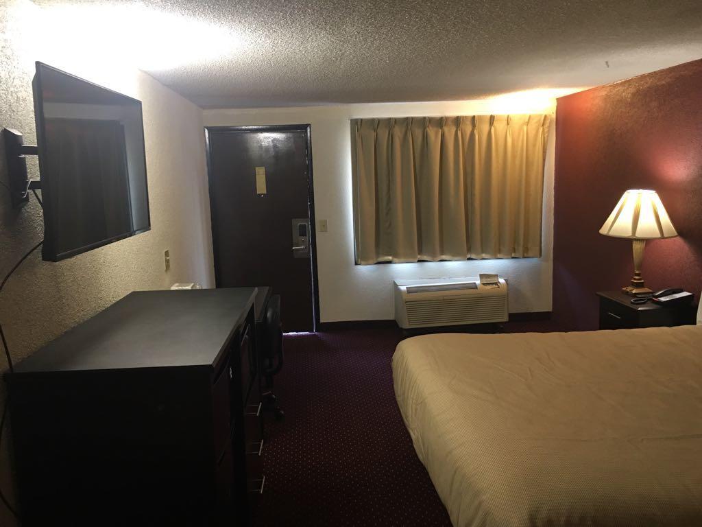 Super 9 Motel Troy Εξωτερικό φωτογραφία