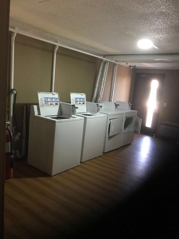 Super 9 Motel Troy Εξωτερικό φωτογραφία