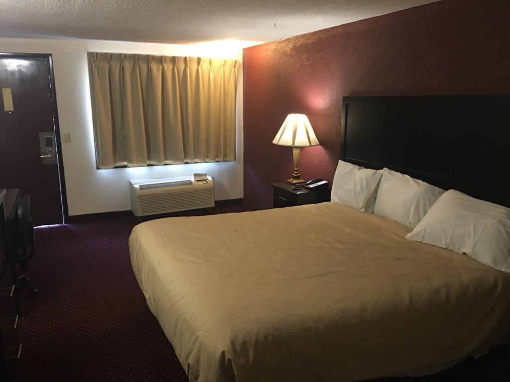 Super 9 Motel Troy Εξωτερικό φωτογραφία