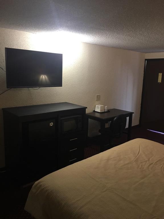Super 9 Motel Troy Εξωτερικό φωτογραφία